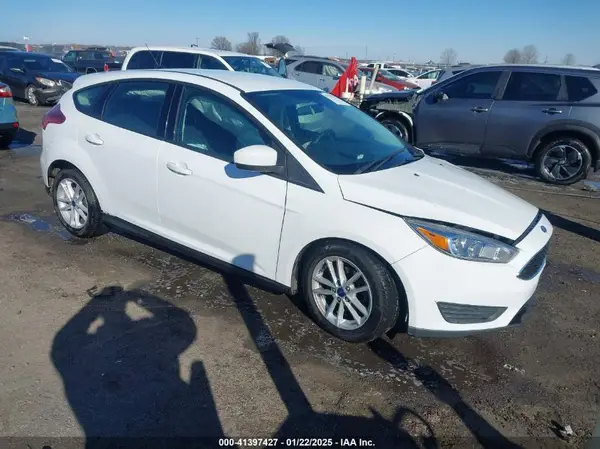 1FADP3K20JL211136 2018 FORD FOCUS - Image 1