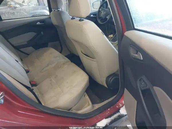 1FADP3K20JL252270 2018 FORD FOCUS - Image 8