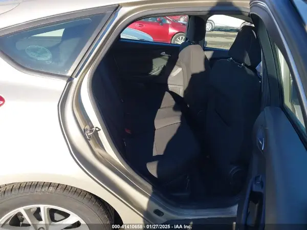 1FADP3K20JL263902 2018 FORD FOCUS - Image 8