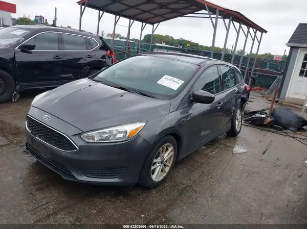 1FADP3K20JL302083 2018 FORD FOCUS - Image 2