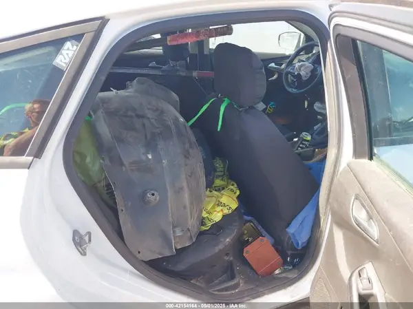 1FADP3K21GL247264 2016 FORD FOCUS - Image 8