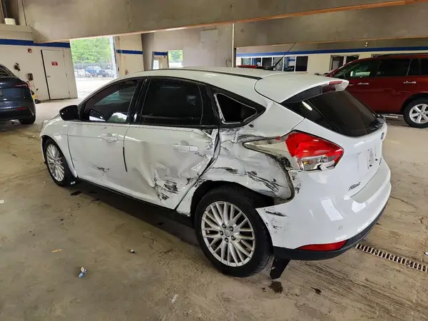 1FADP3K21GL299171 2016 FORD FOCUS - Image 2