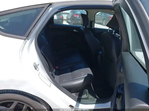 1FADP3K21GL302599 2016 FORD FOCUS - Image 8