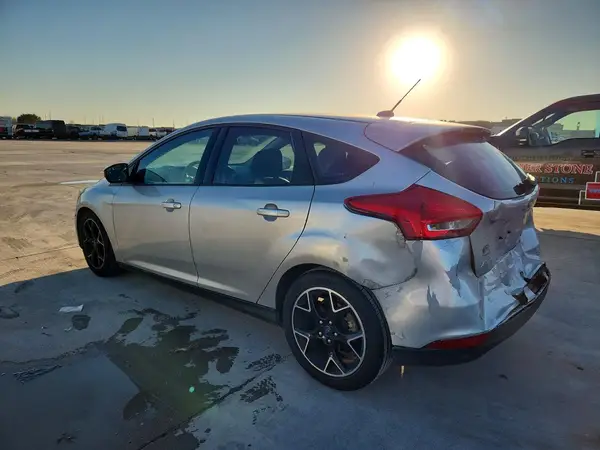 1FADP3K21GL321654 2016 FORD FOCUS - Image 2