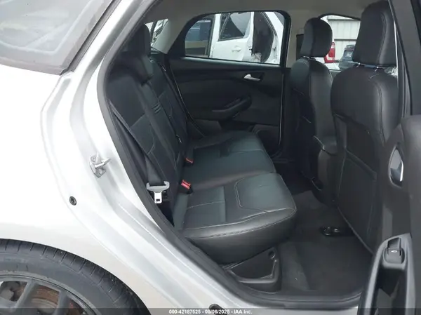 1FADP3K21GL321685 2016 FORD FOCUS - Image 8