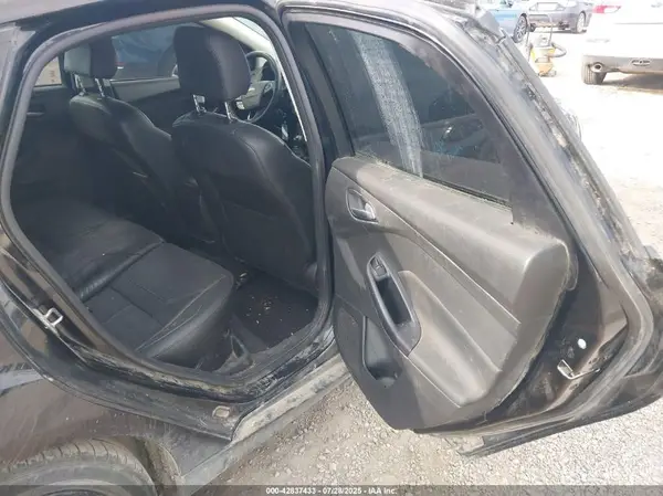 1FADP3K21GL374015 2016 FORD FOCUS - Image 8