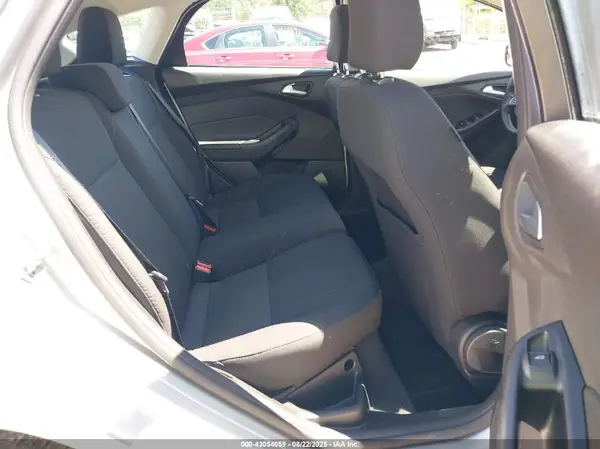 1FADP3K21GL390585 2016 FORD FOCUS - Image 8