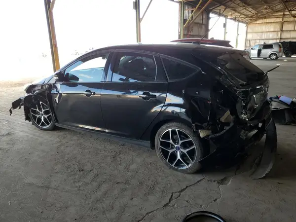 1FADP3K21GL395754 2016 FORD FOCUS - Image 2