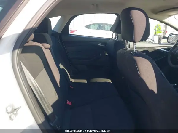 1FADP3K21HL216579 2017 FORD FOCUS - Image 8