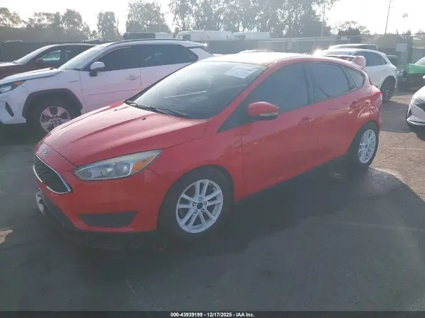 1FADP3K21HL217277 2017 FORD FOCUS - Image 2