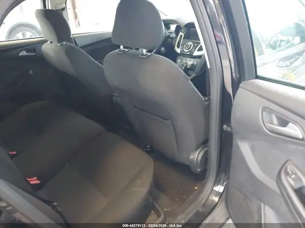 1FADP3K21HL218039 2017 FORD FOCUS - Image 8