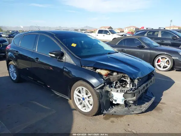1FADP3K21HL245709 2017 FORD FOCUS - Image 1