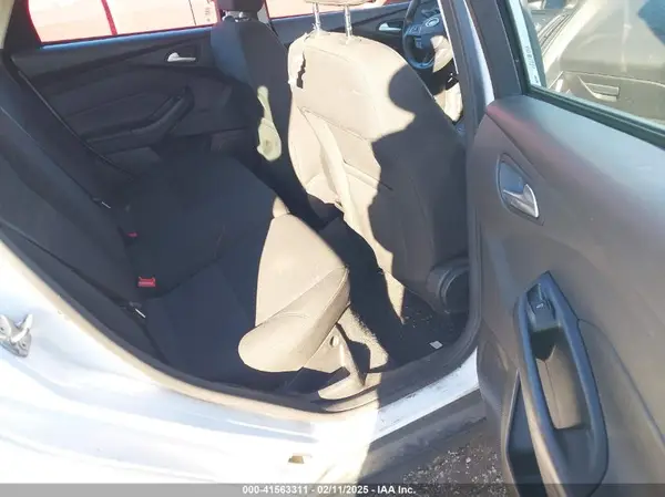 1FADP3K21HL315158 2017 FORD FOCUS - Image 8