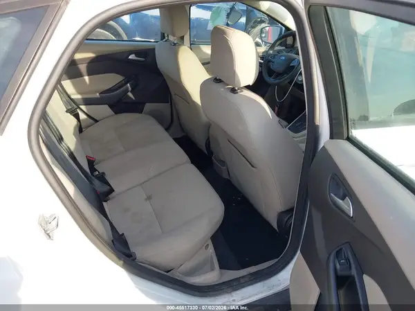 1FADP3K21HL319615 2017 FORD FOCUS - Image 8