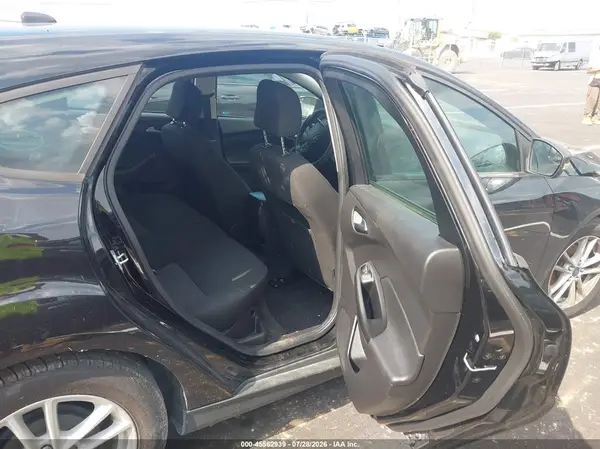 1FADP3K21HL337449 2017 FORD FOCUS - Image 8