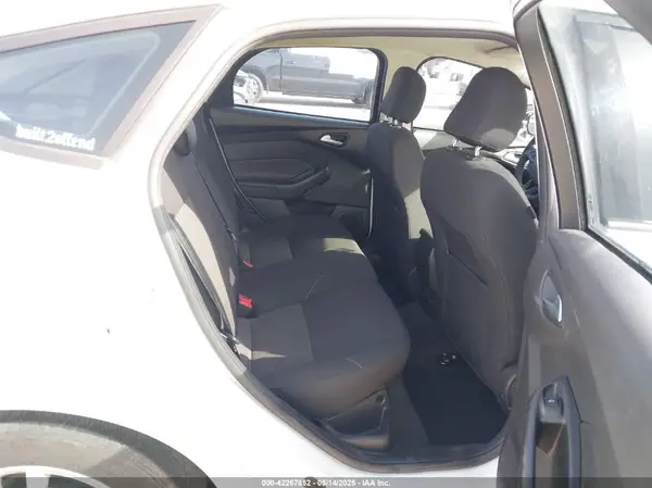 1FADP3K21HL347348 2017 FORD FOCUS - Image 8