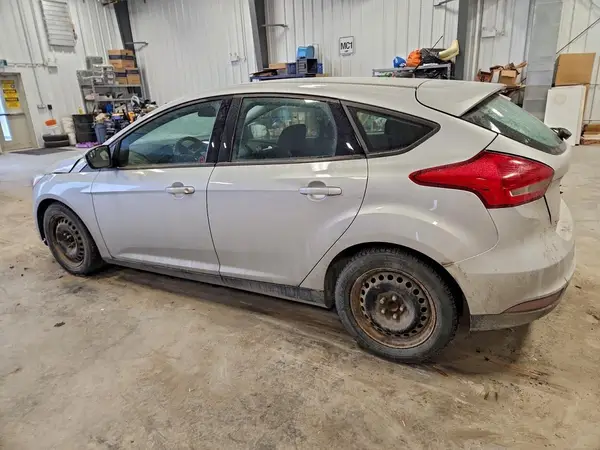 1FADP3K21JL218581 2018 FORD FOCUS - Image 2