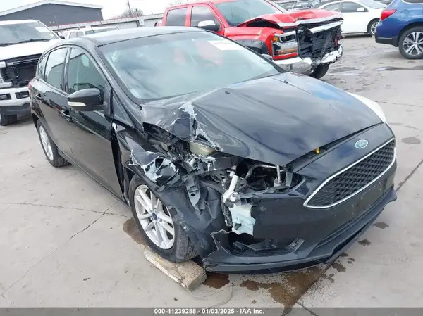 1FADP3K21JL240337 2018 FORD FOCUS - Image 1