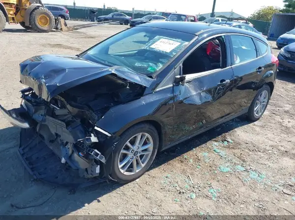 1FADP3K21JL251273 2018 FORD FOCUS - Image 2