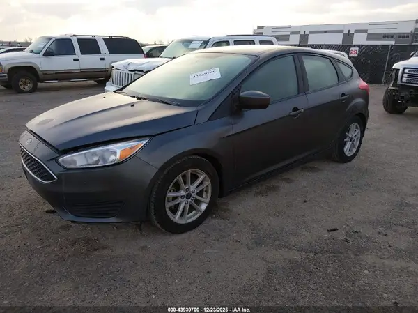 1FADP3K21JL258966 2018 FORD FOCUS - Image 2