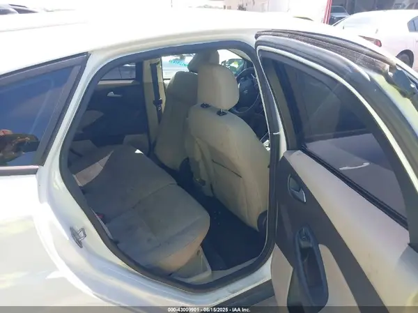 1FADP3K21JL262029 2018 FORD FOCUS - Image 8