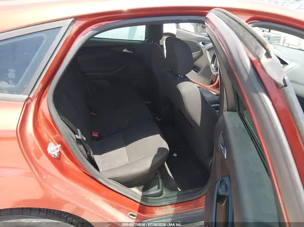1FADP3K21JL269207 2018 FORD FOCUS - Image 8