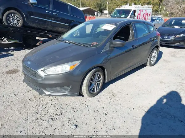 1FADP3K21JL279901 2018 FORD FOCUS - Image 2