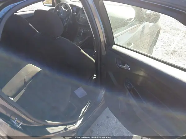 1FADP3K21JL279901 2018 FORD FOCUS - Image 8