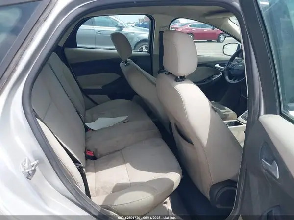 1FADP3K21JL279932 2018 FORD FOCUS - Image 8