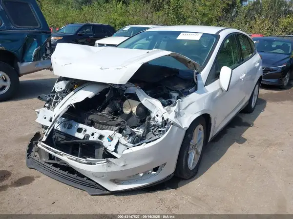 1FADP3K21JL316719 2018 FORD FOCUS - Image 2
