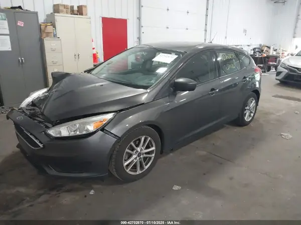 1FADP3K21JL330233 2018 FORD FOCUS - Image 2