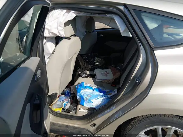 1FADP3K21JL330295 2018 FORD FOCUS - Image 8