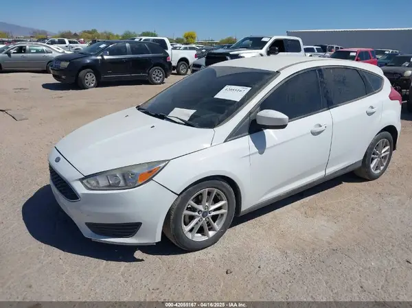 1FADP3K21JL331334 2018 FORD FOCUS - Image 2