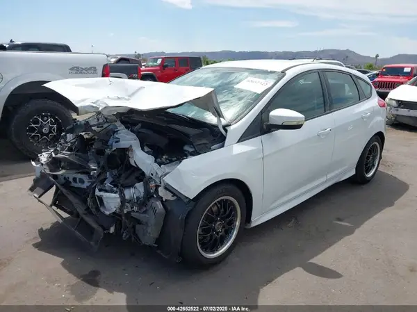 1FADP3K22GL216105 2016 FORD FOCUS - Image 2