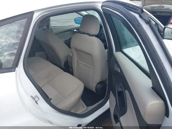 1FADP3K22GL259651 2016 FORD FOCUS - Image 8