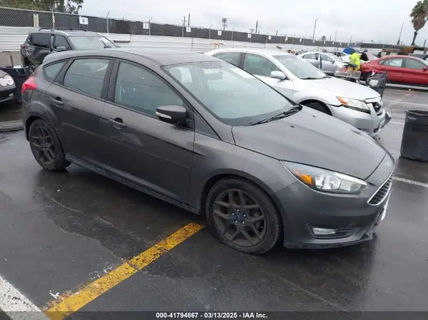 1FADP3K22GL285859 2016 FORD FOCUS - Image 1