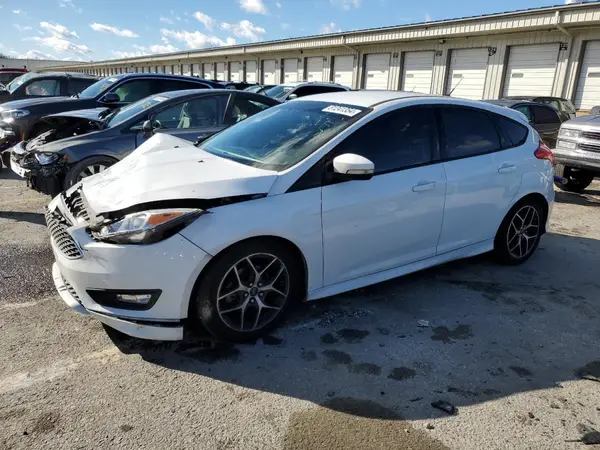 1FADP3K22GL335465 2016 FORD FOCUS - Image 1