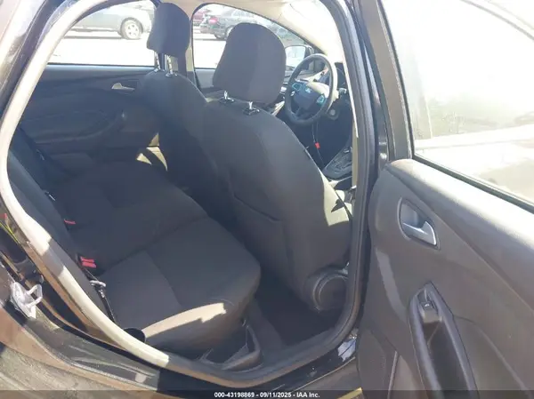 1FADP3K22GL352217 2016 FORD FOCUS - Image 8