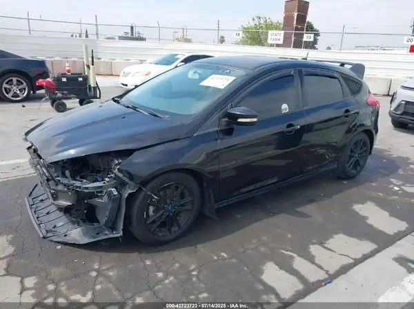 1FADP3K22HL214839 2017 FORD FOCUS - Image 2