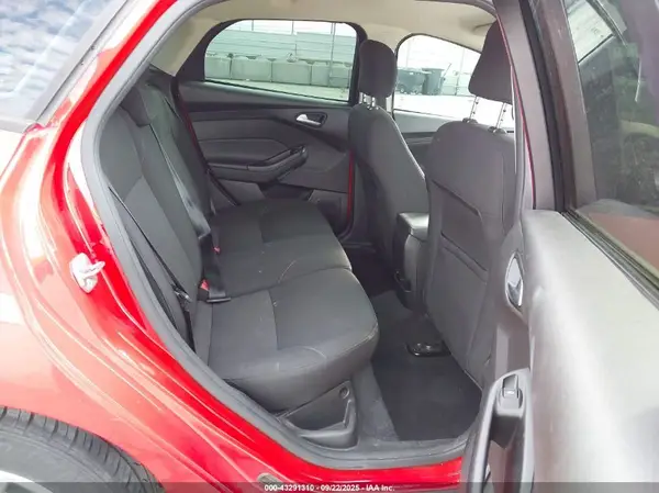 1FADP3K22HL216638 2017 FORD FOCUS - Image 8