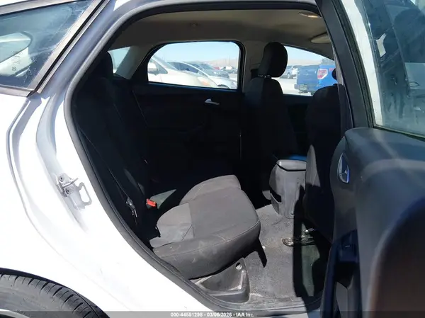 1FADP3K22HL224156 2017 FORD FOCUS - Image 8