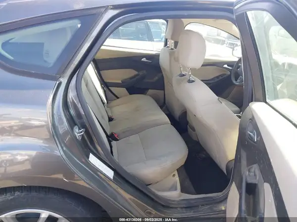 1FADP3K22HL248571 2017 FORD FOCUS - Image 8
