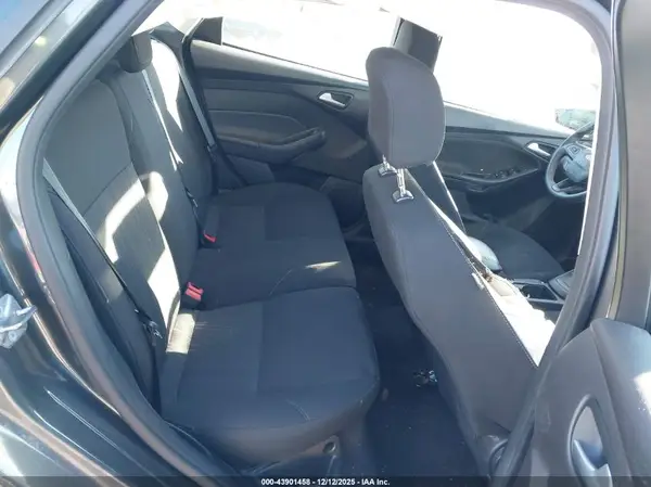 1FADP3K22HL261742 2017 FORD FOCUS - Image 8