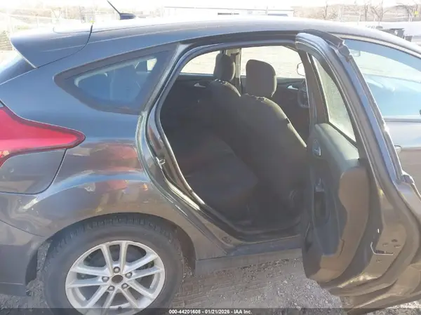 1FADP3K22HL306808 2017 FORD FOCUS - Image 8
