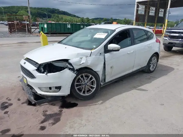 1FADP3K22HL313435 2017 FORD FOCUS - Image 2