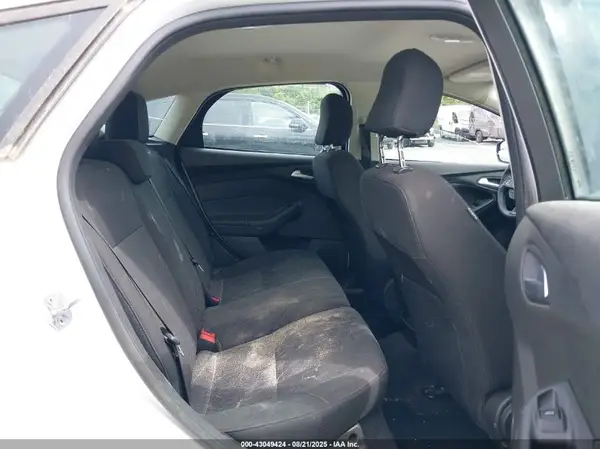 1FADP3K22HL313435 2017 FORD FOCUS - Image 8