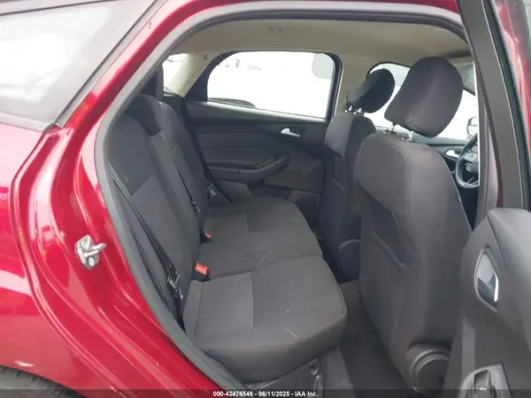 1FADP3K22HL327285 2017 FORD FOCUS - Image 8