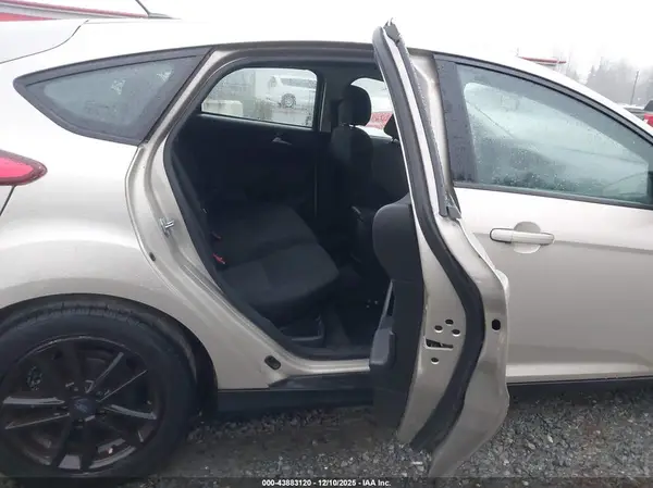 1FADP3K22HL344667 2017 FORD FOCUS - Image 8