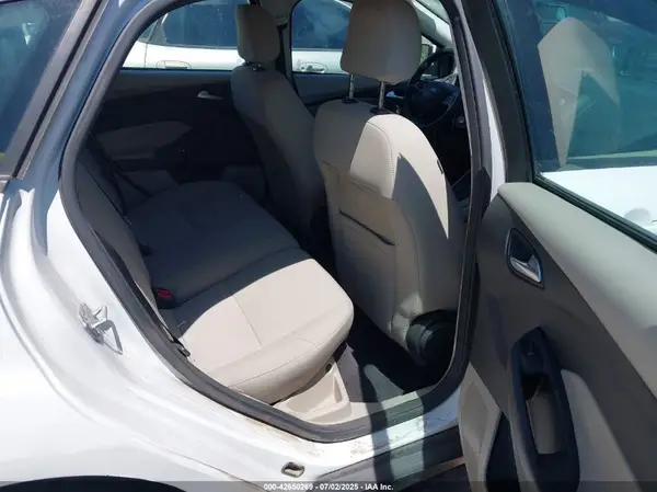 1FADP3K22JL206987 2018 FORD FOCUS - Image 8
