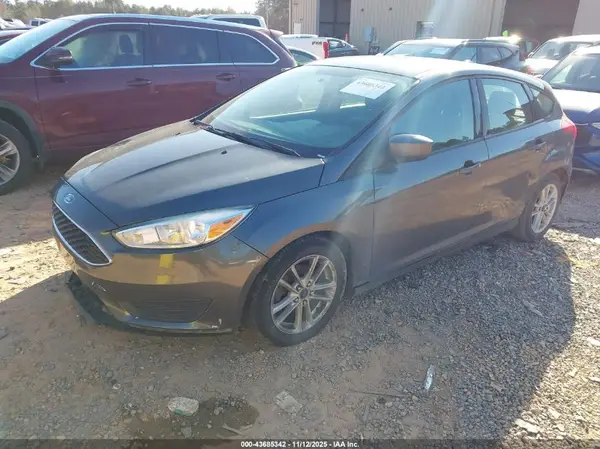 1FADP3K22JL238290 2018 FORD FOCUS - Image 2